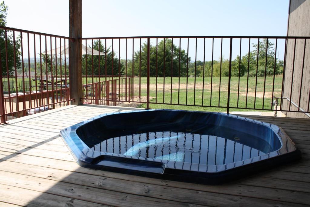 Outback Roadhouse Motel & Suites Branson Exterior photo