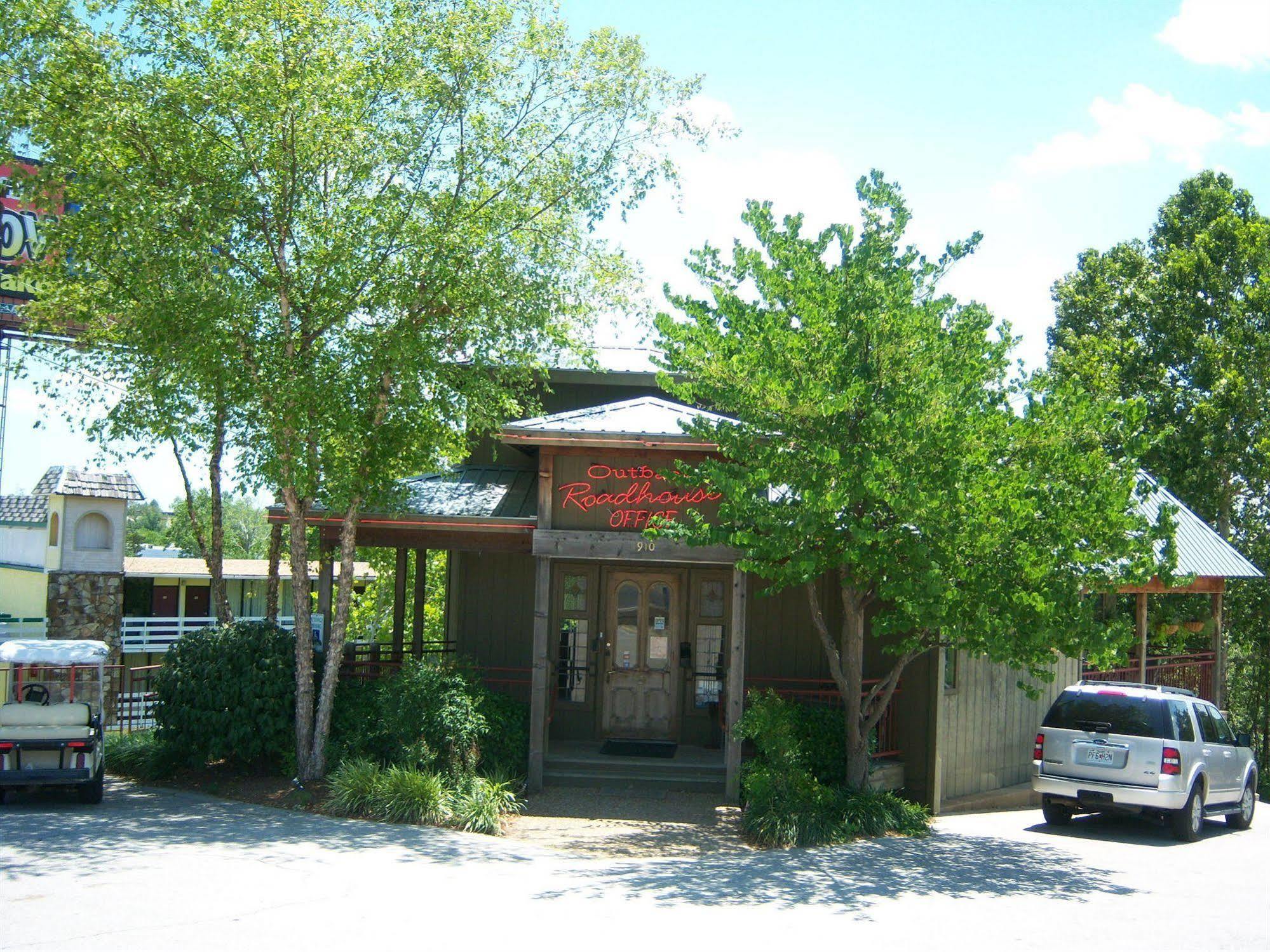 Outback Roadhouse Motel & Suites Branson Exterior photo